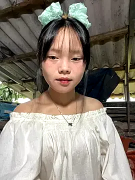 Maxinekinky – webcam model profile photo Image 9