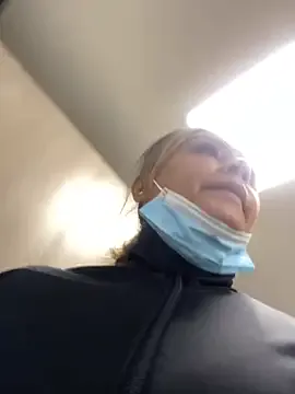 IrisWain – webcam model profile photo Image 2