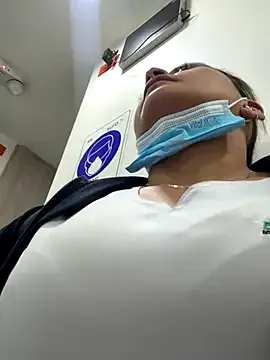 IrisWain – webcam model profile photo Image 3