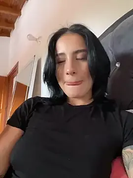 NinaFontana – webcam model profile photo Image 12