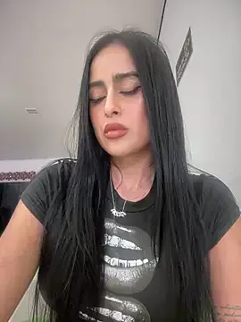 Maxinekinky – webcam model profile photo Image 12