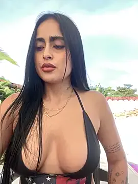 Maxinekinky – webcam model profile photo Image 3