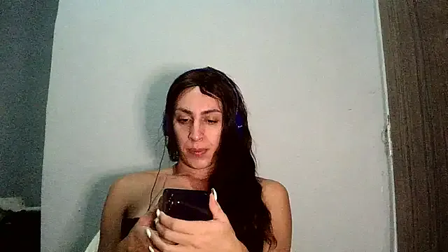 YaraDavis – webcam model profile photo Image 7