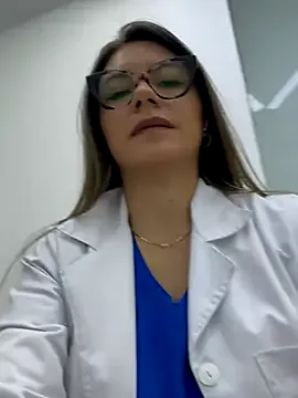 andra_rose – webcam model profile photo Image 10