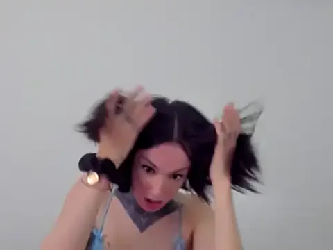 KarlaBr – webcam model profile photo Image 16