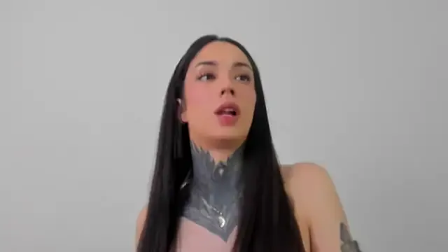 KarlaBr – webcam model profile photo Image 8