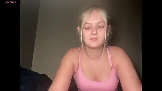 cinnaminnie – webcam model profile photo Image 4