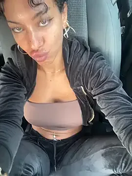 LauraCaruso – webcam model profile photo Image 19