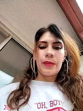 AmyBelmontt – webcam model profile photo Image 2