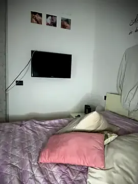 XxAlliGirlNextDoor – webcam model profile photo Image 9