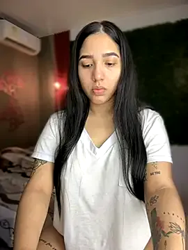 mismialove – webcam model profile photo Image 11