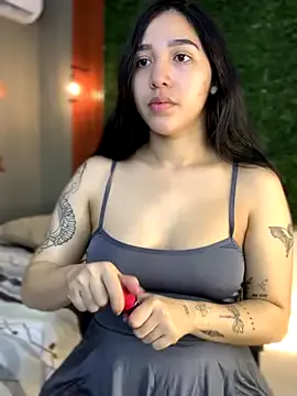 mismialove – webcam model profile photo Image 4