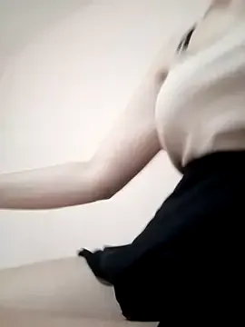 KaraNoir – webcam model profile photo Image 10