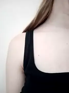 KaraNoir – webcam model profile photo Image 4