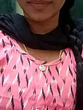 SophieBlaake – webcam model profile photo Image 4