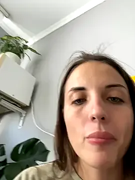 CassieGil – webcam model profile photo Image 14