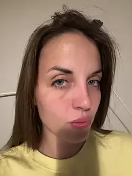 CassieGil – webcam model profile photo Image 4