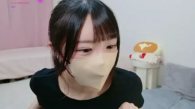 IsaBaldwin – webcam model profile photo Image 2