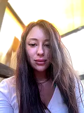 NiaPineda – webcam model profile photo Image 2