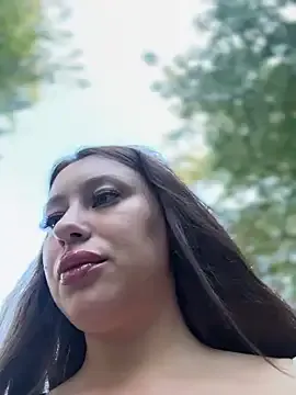 NiaPineda – webcam model profile photo Image 7