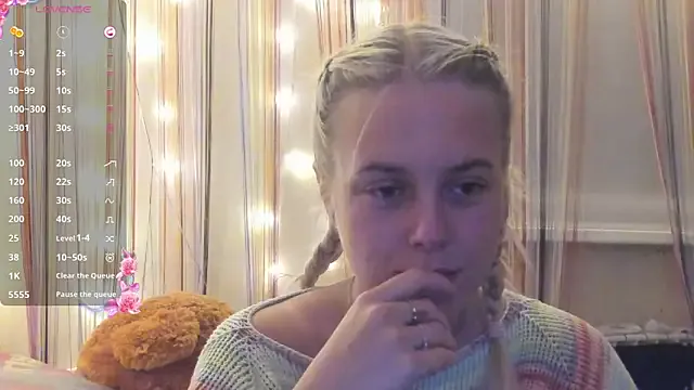 MartinaWolf – webcam model profile photo Image 11