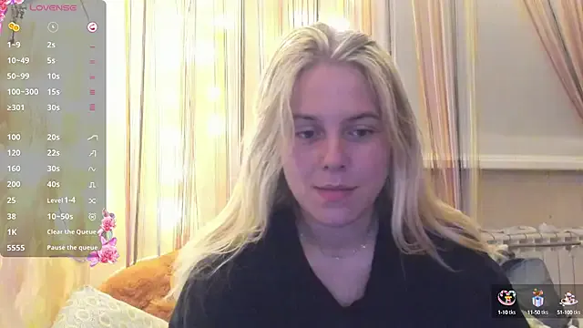 MartinaWolf – webcam model profile photo Image 12