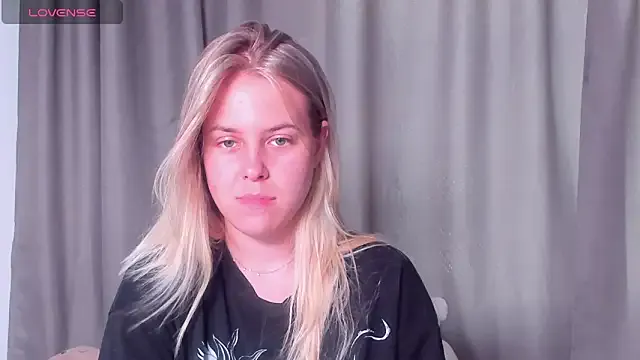 MartinaWolf – webcam model profile photo Image 13