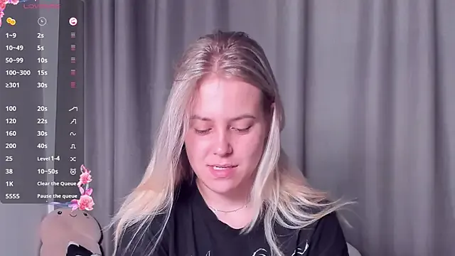 MartinaWolf – webcam model profile photo Image 14