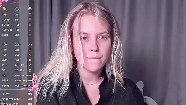 MartinaWolf – webcam model profile photo Image 17