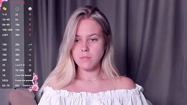 MartinaWolf – webcam model profile photo Image 18