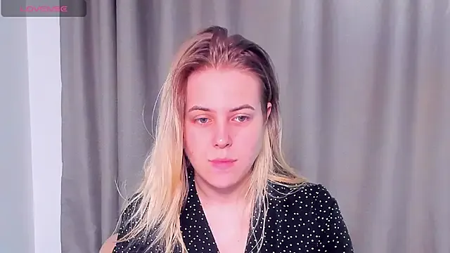 MartinaWolf – webcam model profile photo Image 6