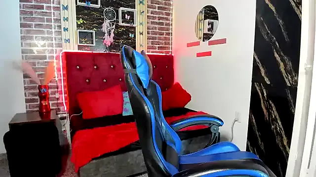 SophieBlaake – webcam model profile photo Image 8