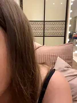 SkyLumen – webcam model profile photo Image 6