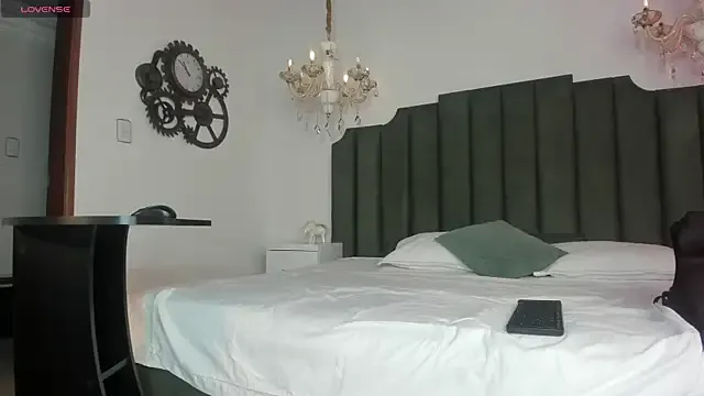 A-xena – webcam model profile photo Image 15