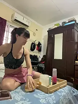 AMANDDATS – webcam model profile photo Image 4