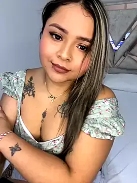 SabrinaJade – webcam model profile photo Image 3