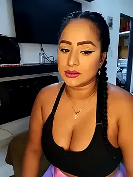 ArieliciousXXX – webcam model profile photo Image 3