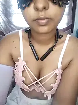 CassieGil – webcam model profile photo Image 14