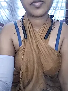 CassieGil – webcam model profile photo Image 5