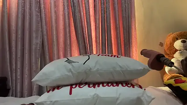 DaffneMiller – webcam model profile photo Image 11