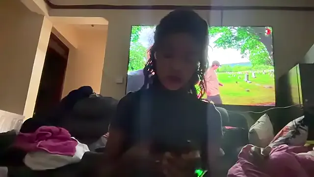 DaffneMiller – webcam model profile photo Image 4