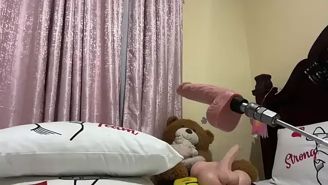 DaffneMiller – webcam model profile photo Image 8