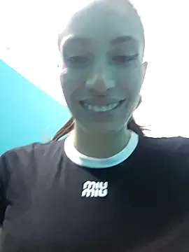 SashCarter – webcam model profile photo Image 8