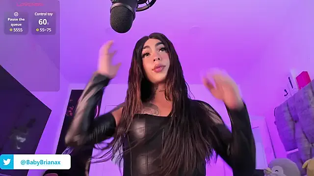 LovelyEileen – webcam model profile photo Image 2