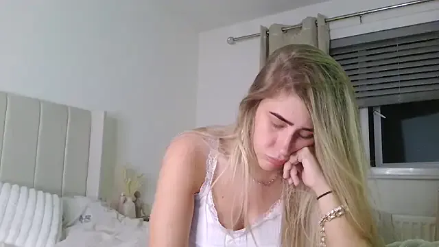 IslaVelasco – webcam model profile photo Image 5