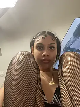 AmyBelmontt – webcam model profile photo Image 6