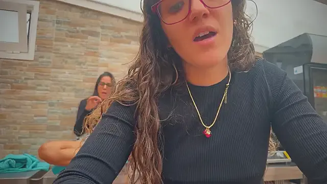 KaraNoir – webcam model profile photo Image 15