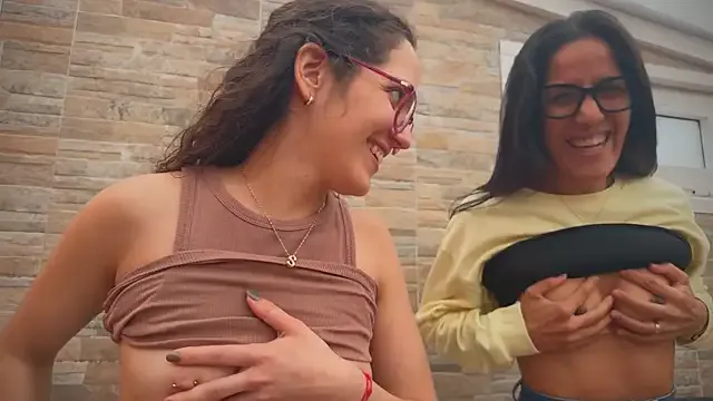 KaraNoir – webcam model profile photo Image 16