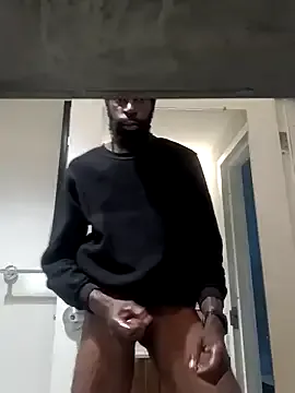 Maxinekinky – webcam model profile photo Image 2