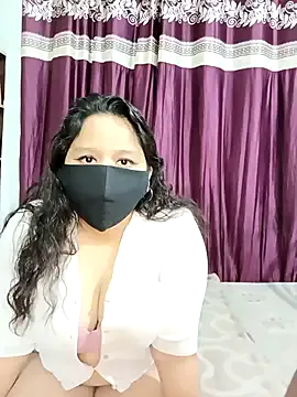 KaraNoir – webcam model profile photo Image 9